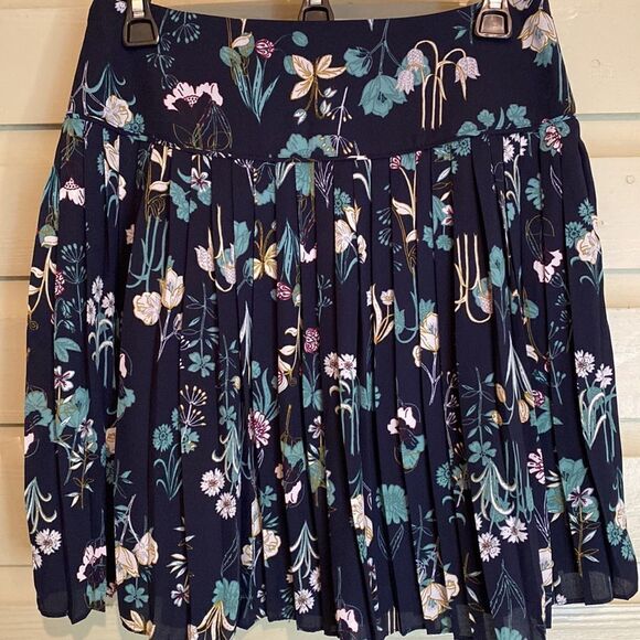 Loft Valley Dark Floral Silky Pleated Skirt Women’s 27 Inch Waist Loft SZ 0 - Picture 6 of 12
